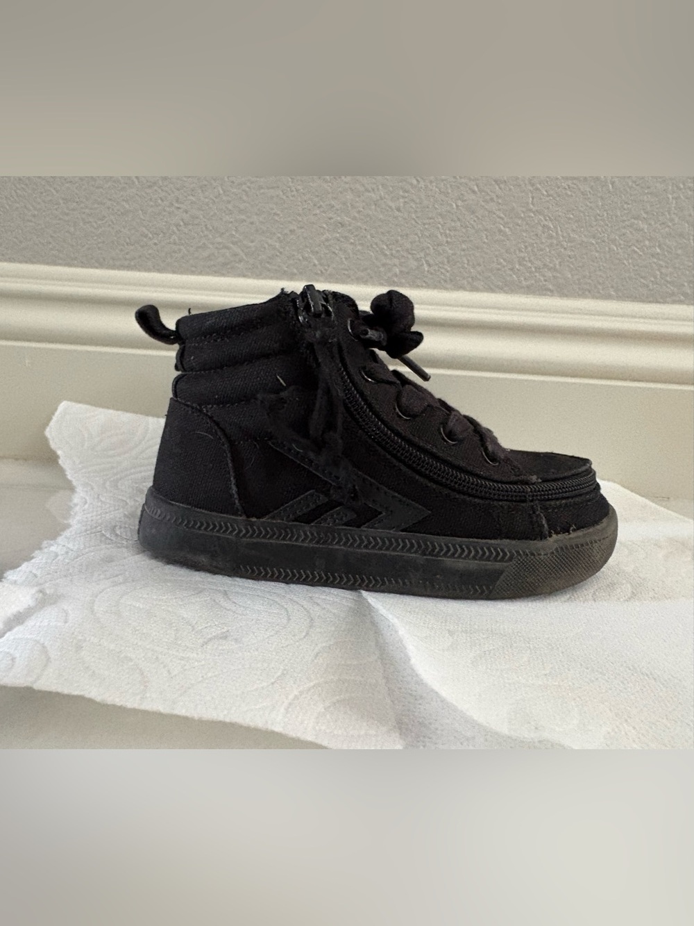 Billy Footwear CS High Top, size 8M